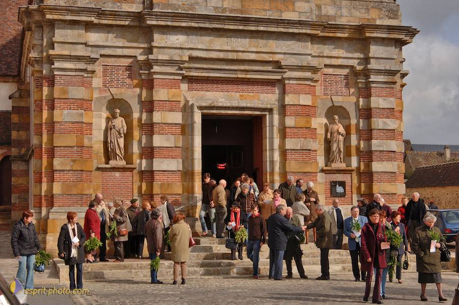 Nom de l'image : D2146151_1_(c)Norbert-JUNG — Description :  Sortie de messe - La FertÈ Vidamme